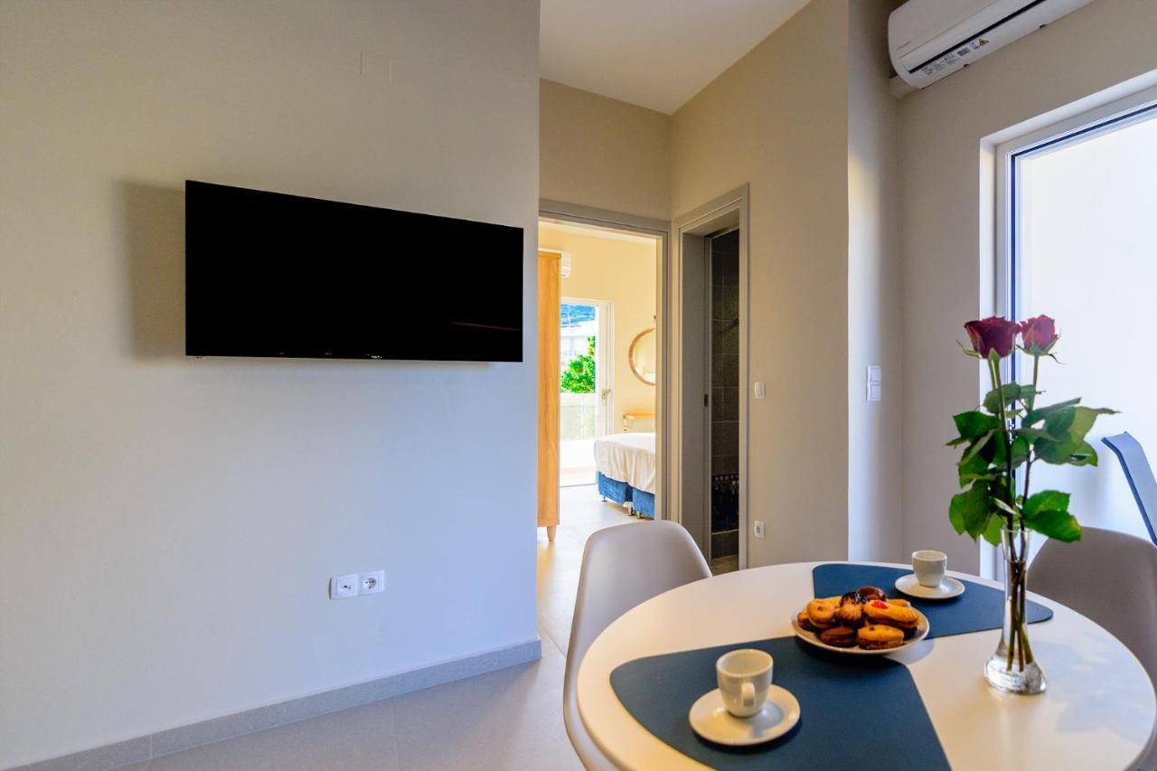 Vakakis Family Luxury Studios 2 Palaiochora Exterior photo